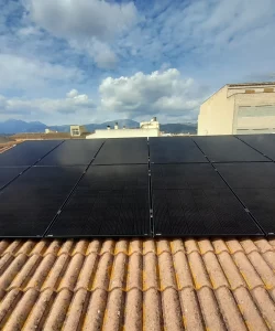 Sa PoblaNº Plaques Solars: 12
Potència: 4.8 kWp